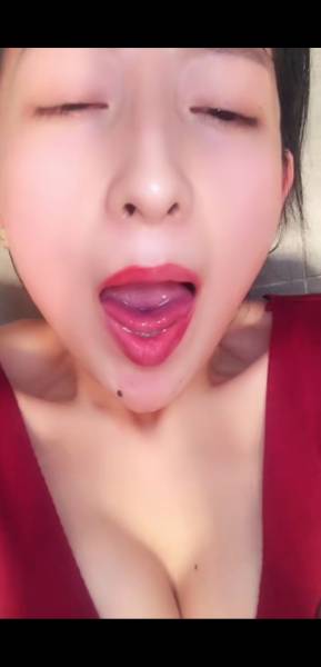 【已失效】易直播男科医生模拟足交 胸推 超诱惑 小脸红扑扑【1v261M】【百度云】