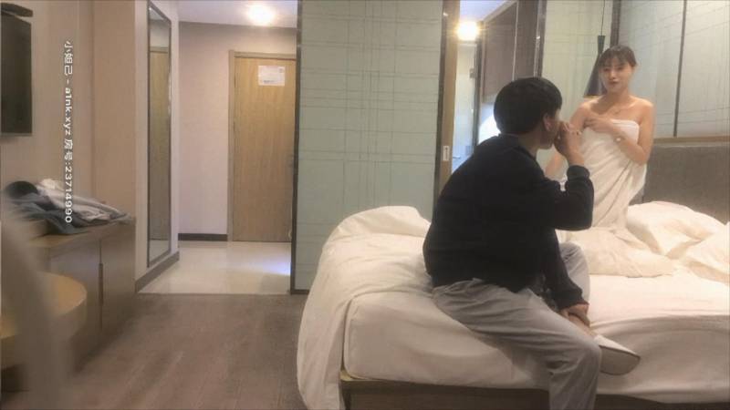 【91约妹达人】良家玩腻了换口味，约操上门兼职小嫩妹1V 【1.33G】