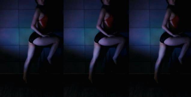 虎牙静静饿了鸭 茶茶 土豪万元定制大尺度 有露点18v【1.51g】