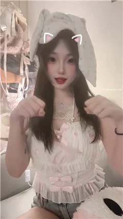 社死但又好香 喷水那一秒的表情管理崩了
