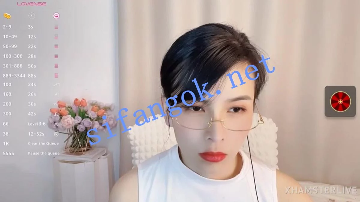 Jenny-666美女正脸大胆对着屏幕