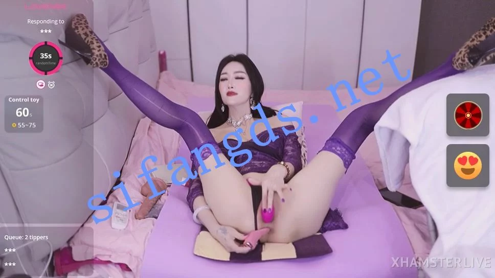 Olivia黑丝长腿交叉优雅坐姿