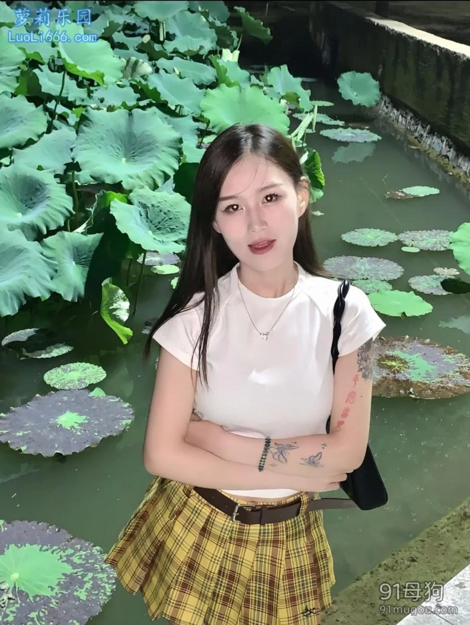 高颜值美人，青春靓丽爱吃大鸡巴，被男友无情暴肏！-3