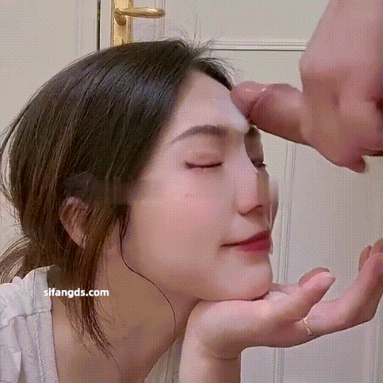 露脸才是王道，推特35万粉丝，超淫反差婊【Temuer郡主】付费门槛，穷人女神，富人母狗-3