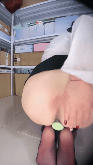 【林安安】仓库管理员 ! 上班偷播 丝袜美腿 跳蛋狂震-9