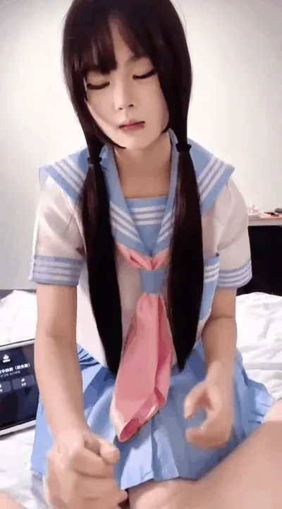 甜美风洛丽塔 骑乘大鸡巴腰细扭动着 她完全沉浸在当下的愉悦中-2